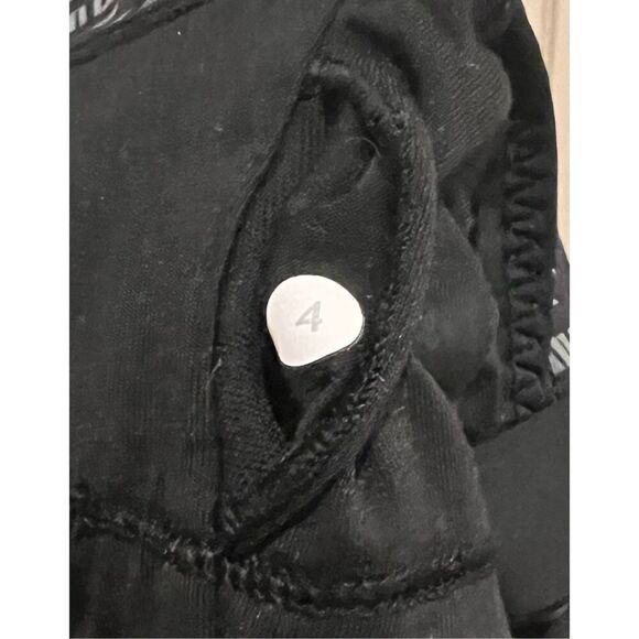 Lululemon Running in the City tank sz 4 - Picture 3 of 3